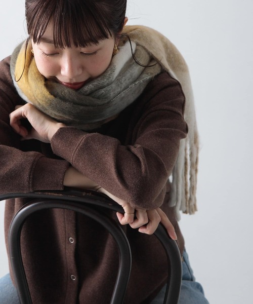 URBAN RESEARCH Sonny Label（アーバンリサーチサニーレーベル）の「ブロックチェックフラッフィーマフラー（マフラー・レディース・グレー系その他/ブルー系その他/イエロー系その他・ONE）」の3枚目の写真