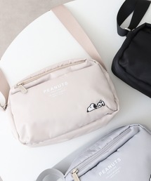 SNOOPY 寝そべり刺繍 ショルダー