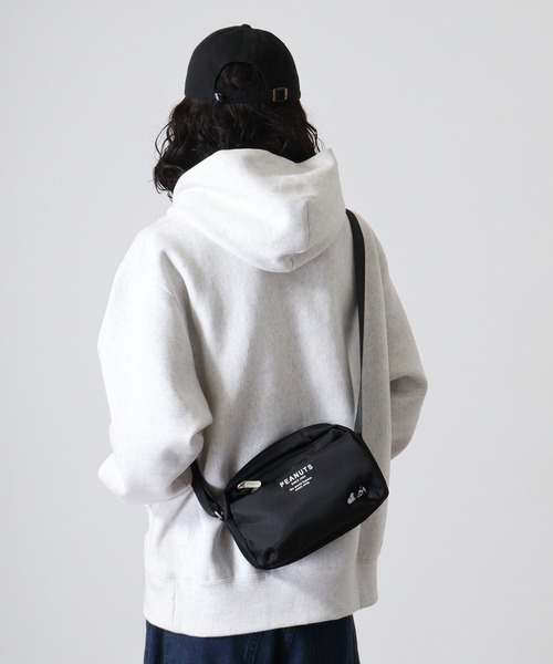 ASCII.jp：ワンポイントだから使いやすい！ スヌーピー刺繍入り
