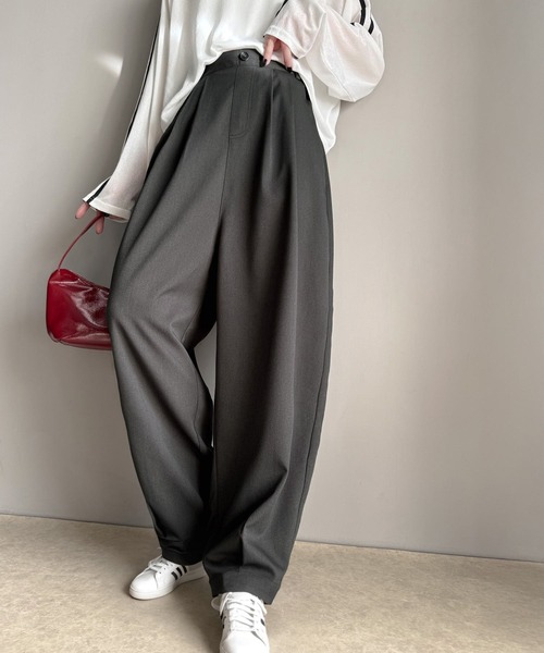 セール】美脚すっきり見え！2タックカーヴィテーパードスラックス