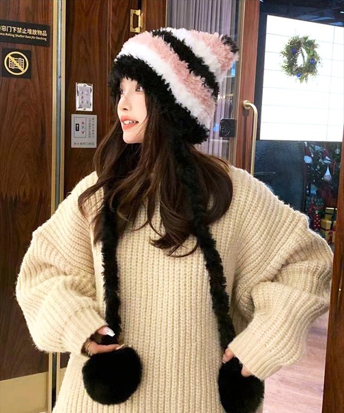 BAYBLO(ベイブロ)の「(SB)ボンボン付き シャギーニット ボーダー柄 猫耳 ニット帽子(ニットキャップ/ビーニー・レディース・ブラック系/ベージュ系/ピンク系/ブラウン系・FREE)」の6枚目の写真