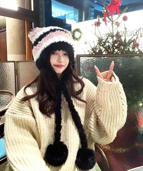 BAYBLO(ベイブロ)の「(SB)ボンボン付き シャギーニット ボーダー柄 猫耳 ニット帽子(ニットキャップ/ビーニー・レディース・ブラック系/ベージュ系/ピンク系/ブラウン系・FREE)」の10枚目の写真