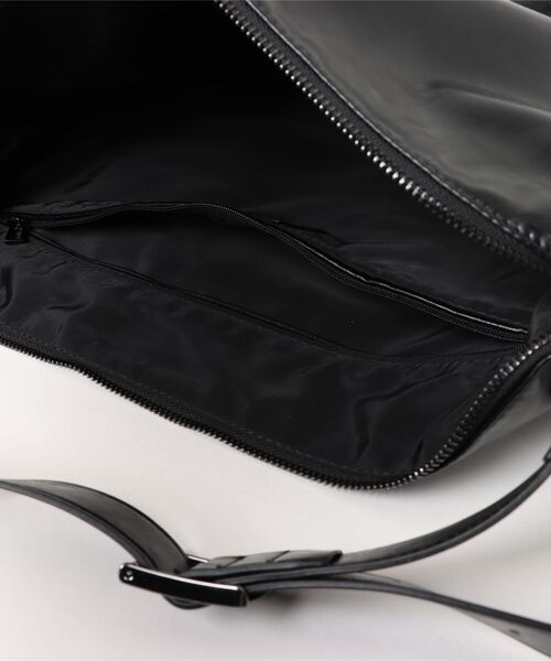 Desigual（デシグアル）の「【SALE対象外】REPRISE GALAXY BLACK LEIRI PUショルダーバッグ ブラック（ショルダーバッグ・レディース・ブラック・FREE）」の4枚目の写真