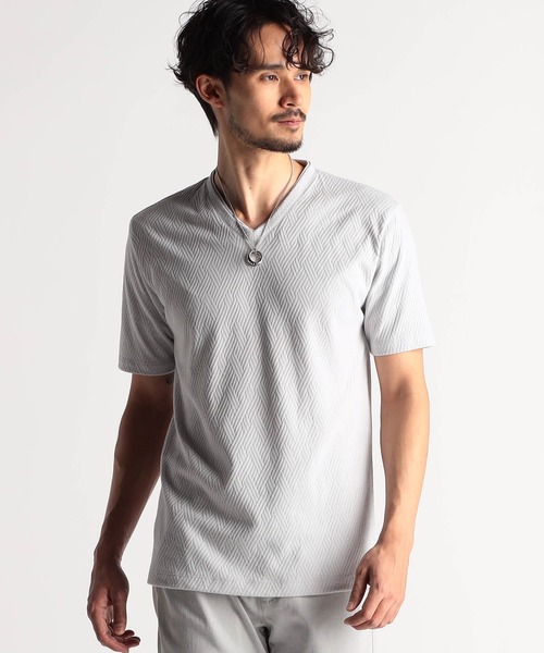 NICOLE CLUB FOR MEN(ニコルクラブフォーメン)の「バスケットリンクスジャガードVネックプルオーバ(Tシャツ/カットソー・メンズ・シルバーグレー/ピンク系/ブラック系/ブラック/オフホワイト・MEDIUM/LARGE/X-LARGE)」の4枚目の写真