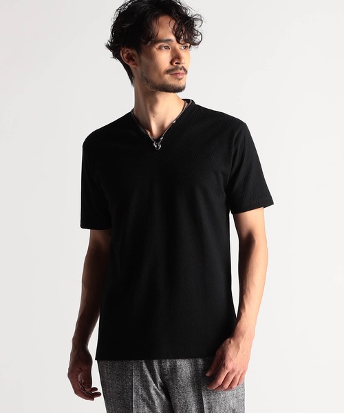 NICOLE CLUB FOR MEN(ニコルクラブフォーメン)の「バスケットリンクスジャガードVネックプルオーバ(Tシャツ/カットソー・メンズ・シルバーグレー/ピンク系/ブラック系/ブラック/オフホワイト・MEDIUM/LARGE/X-LARGE)」の1枚目の写真