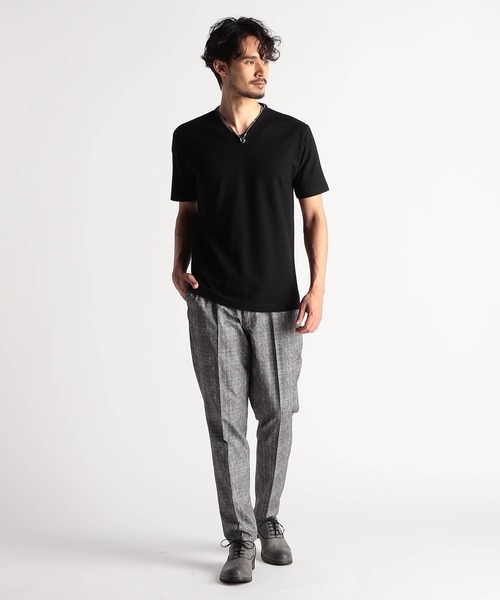 NICOLE CLUB FOR MEN(ニコルクラブフォーメン)の「バスケットリンクスジャガードVネックプルオーバ(Tシャツ/カットソー・メンズ・シルバーグレー/ピンク系/ブラック系/ブラック/オフホワイト・MEDIUM/LARGE/X-LARGE)」の9枚目の写真