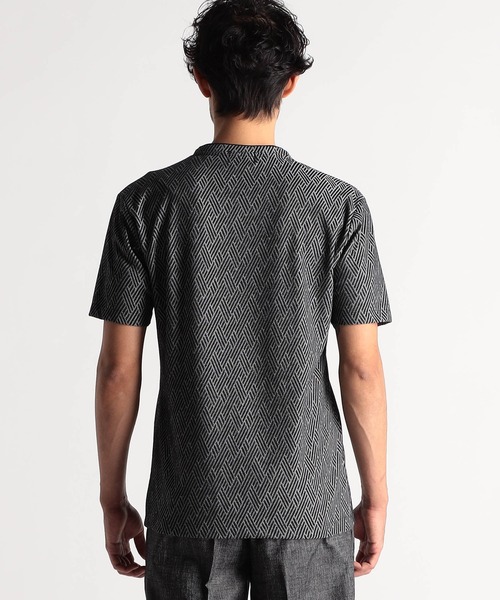 NICOLE CLUB FOR MEN(ニコルクラブフォーメン)の「バスケットリンクスジャガードVネックプルオーバ(Tシャツ/カットソー・メンズ・シルバーグレー/ピンク系/ブラック系/ブラック/オフホワイト・MEDIUM/LARGE/X-LARGE)」の11枚目の写真