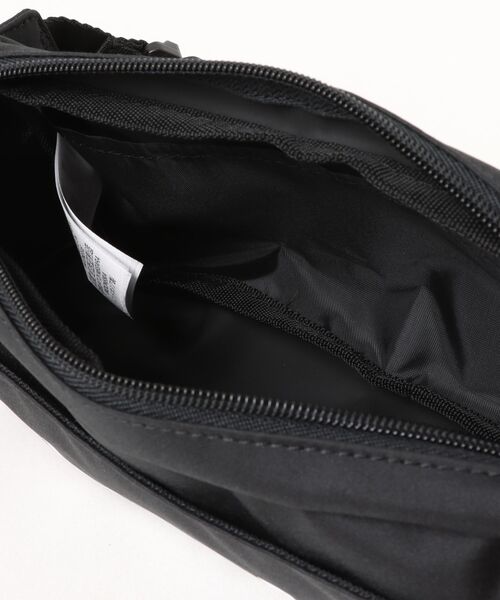 adidas（アディダス）の「《adidas》リニア バンバッグ（ボディバッグ/ウエストポーチ・メンズ・ブラック×ホワイト・フリー）」の4枚目の写真
