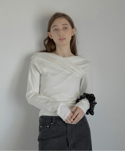 SCULPTOR Off-Shoulder Tee オフショルダー長袖Tシャツ カップ付きオフショルダー 長袖（Tシャツ/カットソー）｜OUR