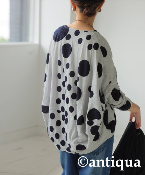 antiqua(アンティカ)の「ランダムドットトップス(Tシャツ/カットソー・レディース・ライトグレー/ブルー・ONESIZE)」の7枚目の写真