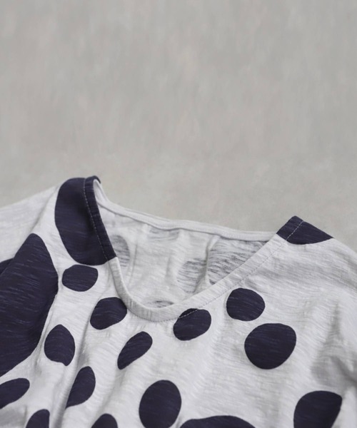 antiqua(アンティカ)の「ランダムドットトップス(Tシャツ/カットソー・レディース・ライトグレー/ブルー・ONESIZE)」の15枚目の写真