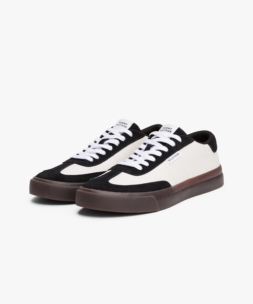 TOMMY HILFIGER（トミーヒルフィガー）の「カップセットサマーレザースニーカー（スニーカー・メンズ・ホワイト/アイボリー・26cm/26.5cm/27.5cm）」の2枚目の写真