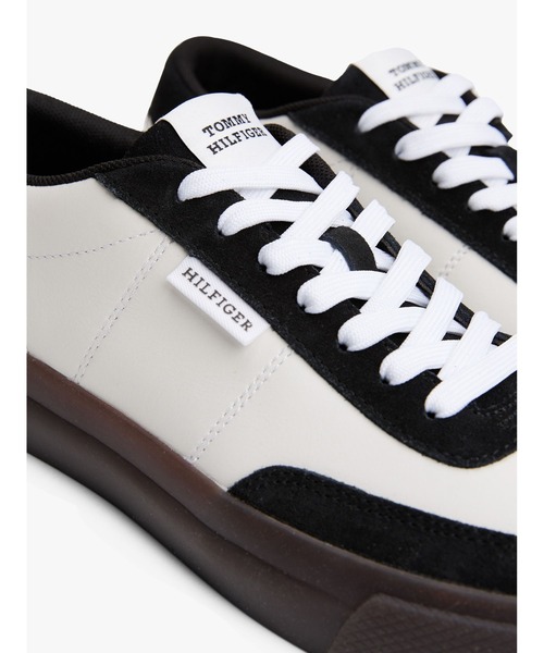 TOMMY HILFIGER（トミーヒルフィガー）の「カップセットサマーレザースニーカー（スニーカー・メンズ・ホワイト/アイボリー・26cm/26.5cm/27.5cm）」の5枚目の写真