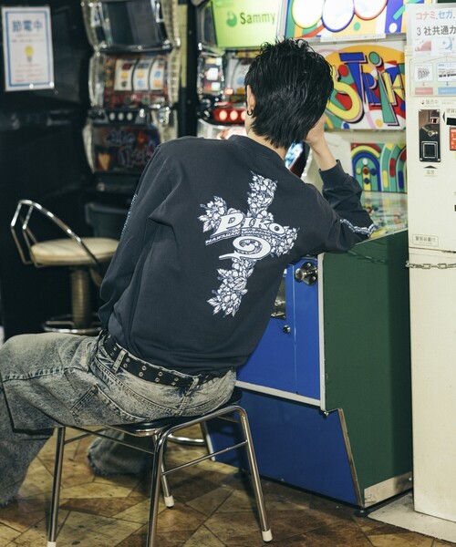 FREAK'S STORE(フリークスストア)の「PIKO/ピコ 別注 フラワークロスロゴ ロングスリーブTシャツ(Tシャツ/カットソー・メンズ・ブルー/オフホワイト/ブラック・X-LARGE/LARGE/MEDIUM)」の16枚目の写真