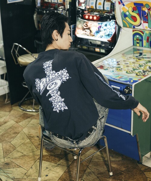 FREAK'S STORE(フリークスストア)の「PIKO/ピコ 別注 フラワークロスロゴ ロングスリーブTシャツ(Tシャツ/カットソー・メンズ・ブルー/オフホワイト/ブラック・X-LARGE/LARGE/MEDIUM)」の19枚目の写真