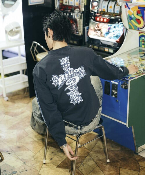 FREAK'S STORE(フリークスストア)の「PIKO/ピコ 別注 フラワークロスロゴ ロングスリーブTシャツ(Tシャツ/カットソー・メンズ・ブルー/オフホワイト/ブラック・X-LARGE/LARGE/MEDIUM)」の12枚目の写真
