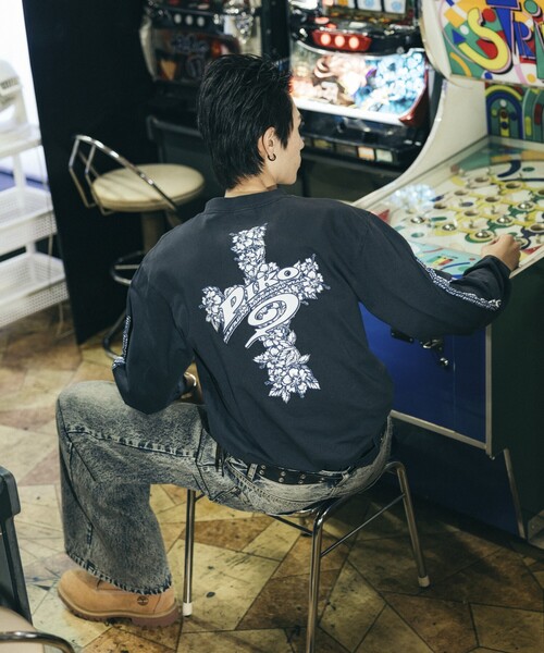 FREAK'S STORE(フリークスストア)の「PIKO/ピコ 別注 フラワークロスロゴ ロングスリーブTシャツ(Tシャツ/カットソー・メンズ・ブルー/オフホワイト/ブラック・X-LARGE/LARGE/MEDIUM)」の13枚目の写真