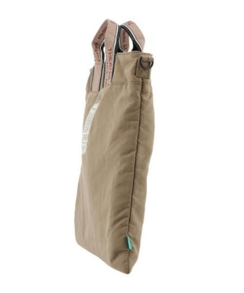 THEATRE PRODUCTS（シアタープロダクツ）の「【THEATRE PRODUCTS/シアタープロダクツ】 NAUGHTIAM別注 2way薄マチショルダー（ショルダーバッグ・レディース・グレー/ベージュ/ブラック・FREE）」の6枚目の写真