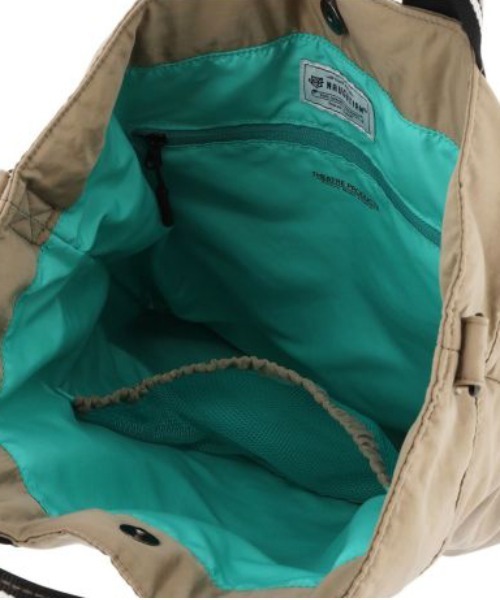 THEATRE PRODUCTS（シアタープロダクツ）の「【THEATRE PRODUCTS/シアタープロダクツ】 NAUGHTIAM別注 2way薄マチショルダー（ショルダーバッグ・レディース・グレー/ベージュ/ブラック・FREE）」の11枚目の写真