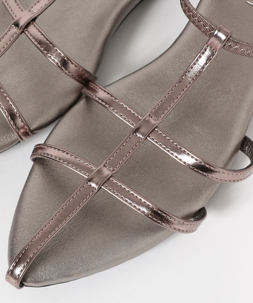 LEPSIM(レプシィム)の「アンクルストラップフラットサンダル 311672(サンダル・レディース・ガンメタ/ブラック/アイボリー・LARGE/MEDIUM)」の21枚目の写真