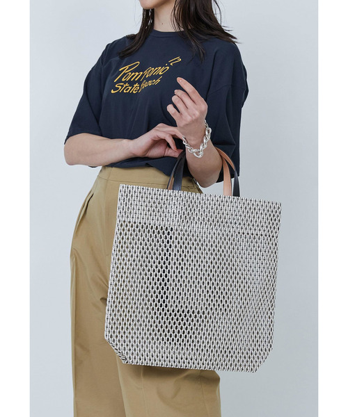 MARY AL TERNA（メアリオルターナ）の「＜MARY AL TERNA (メアリ オル ターナ)＞"GAP”トートバッグ（ショルダーバッグ・レディース・ブラック系その他3・FREE）」の4枚目の写真