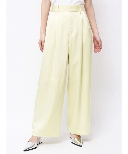 OUNNOUN(オウンノウン)の「【OUNNOUN】バックサテンタックパンツ(その他パンツ・レディース・その他1/ブラック/ライトイエロー・SMALL/MEDIUM)」の1枚目の写真