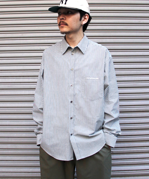 WISM（ウィズム）の「NAMELESSNESS / ネームレスネス Over Fit Shirt（シャツ/ブラウス・メンズ・ネイビー/ブルー系その他・2/3）」の8枚目の写真