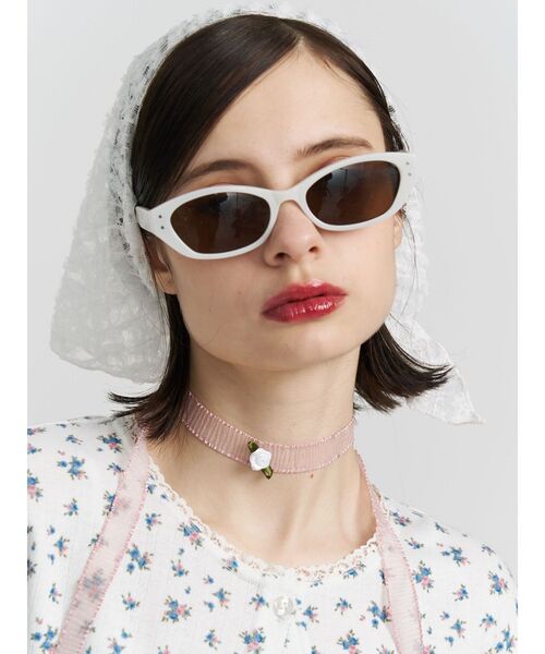 jouetie（ジュエティ）の「スリムウェリントンフレームサングラス（サングラス・レディース・オフホワイト/ブラック・FREE）」の4枚目の写真