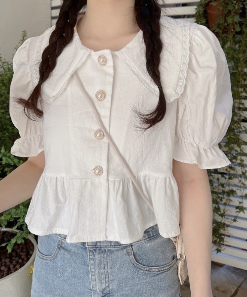 Mejoul（メジュール）の「フリルカラー丸襟パールボタンペプラムブラウス（シャツ/ブラウス・レディース・ホワイト・L/M）」の2枚目の写真