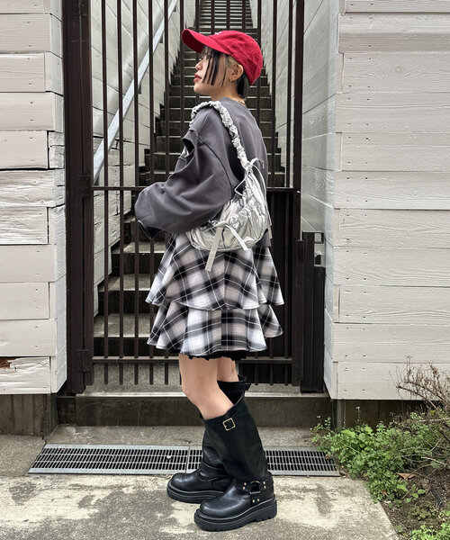 w closet（ダブルクローゼット）の「ナイロンリボンショルダーバッグ（ショルダーバッグ・レディース・シルバー/ブラック・FREE）」の4枚目の写真