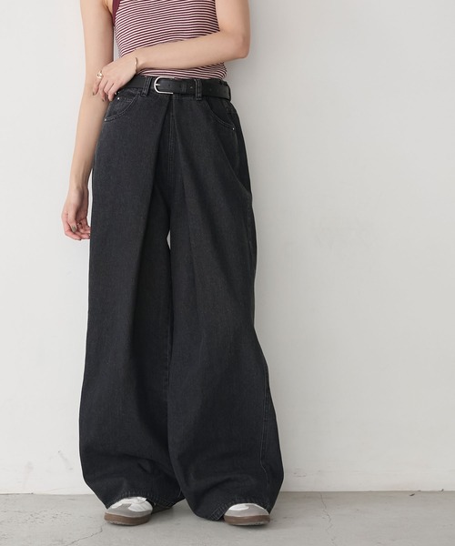 forksy.（フォルクシー）の「【forksy.】センタータック ワイドデニムパンツ（デニムパンツ・レディース・レッド/グレー/ブルー・M/L）」の2枚目の写真