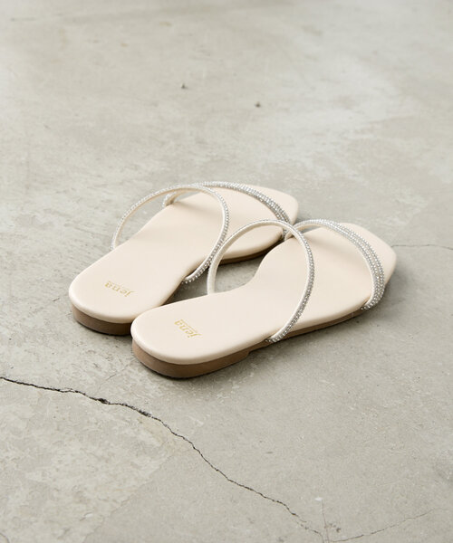 Jena espace merveilleux（ジェナ　エスパスメルヴェイユ）の「ラインストーンサンダル（サンダル・レディース・アイボリー/ブラック/シルバー・LARGE/MEDIUM）」の9枚目の写真
