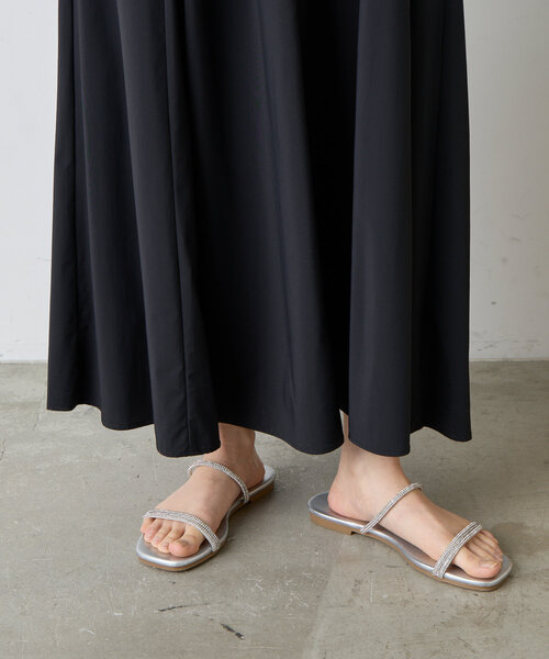 Jena espace merveilleux（ジェナ　エスパスメルヴェイユ）の「ラインストーンサンダル（サンダル・レディース・アイボリー/ブラック/シルバー・LARGE/MEDIUM）」の12枚目の写真