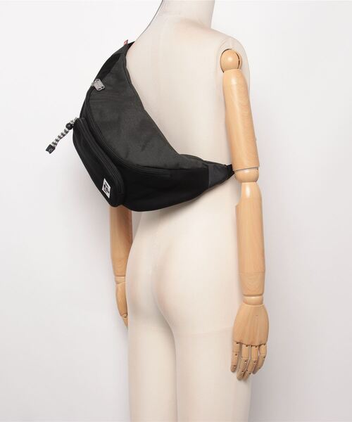 CHUMS（チャムス）の「チャムス CHUMS Fanny Pack Sweat Nylon（ボディバッグ/ウエストポーチ・メンズ・その他・ONE SIZE）」の5枚目の写真