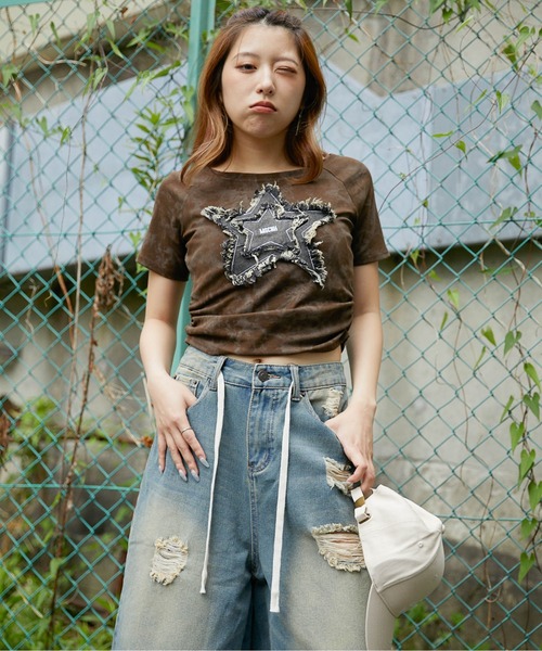 セール】《デニム星ワッペン×ムラ染め》リメイク風Tシャツ／こなれ