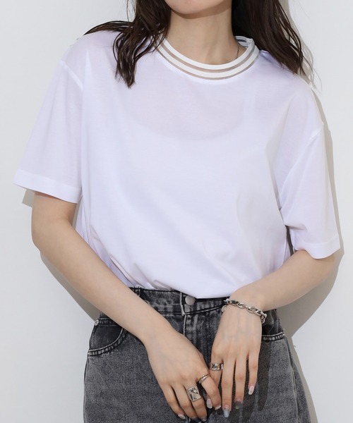 BRODIAEA(ブローディア)の「BRODIAEA シアーネック半袖カットソー(Tシャツ/カットソー・レディース・グレイッシュベージュ/オフホワイト/ネイビー/ピンク・40)」の2枚目の写真