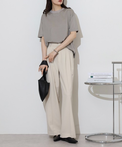 BRODIAEA(ブローディア)の「BRODIAEA シアーネック半袖カットソー(Tシャツ/カットソー・レディース・グレイッシュベージュ/オフホワイト/ネイビー/ピンク・40)」の12枚目の写真