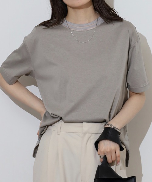 BRODIAEA(ブローディア)の「BRODIAEA シアーネック半袖カットソー(Tシャツ/カットソー・レディース・グレイッシュベージュ/オフホワイト/ネイビー/ピンク・40)」の10枚目の写真