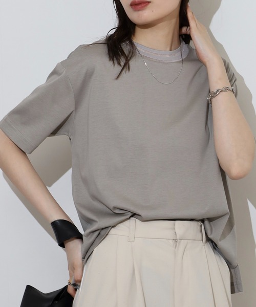 BRODIAEA(ブローディア)の「BRODIAEA シアーネック半袖カットソー(Tシャツ/カットソー・レディース・グレイッシュベージュ/オフホワイト/ネイビー/ピンク・40)」の11枚目の写真