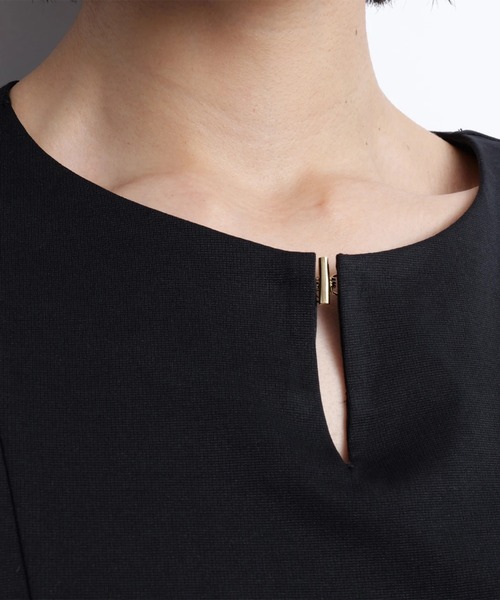 JUSGLITTY(ジャスグリッティー)の「レイヤードカットチュニック(Tシャツ/カットソー・レディース・ブラック/ホワイト・2)」の13枚目の写真