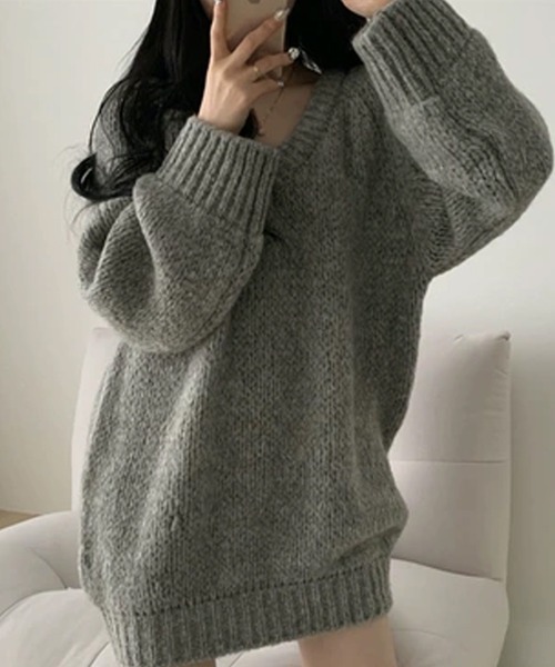BLANK (ブランク)の「▲Loose silhouette V-neck knit / オーバーサイズニット Vネック(ニット/セーター・レディース・ベージュ/グレー/ホワイト・M)」の2枚目の写真