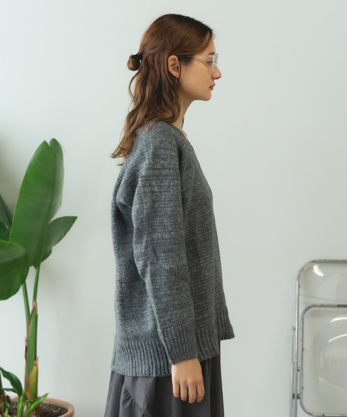 BLANK (ブランク)の「▲Loose silhouette V-neck knit / オーバーサイズニット Vネック(ニット/セーター・レディース・ベージュ/グレー/ホワイト・M)」の12枚目の写真
