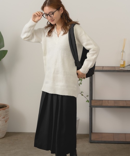 BLANK (ブランク)の「▲Loose silhouette V-neck knit / オーバーサイズニット Vネック(ニット/セーター・レディース・ベージュ/グレー/ホワイト・M)」の16枚目の写真
