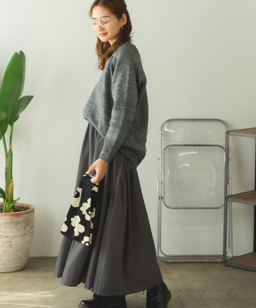 BLANK (ブランク)の「▲Loose silhouette V-neck knit / オーバーサイズニット Vネック(ニット/セーター・レディース・ベージュ/グレー/ホワイト・M)」の6枚目の写真
