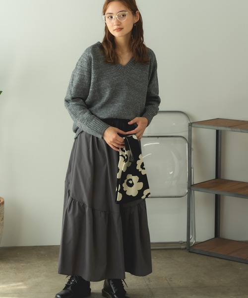 BLANK (ブランク)の「▲Loose silhouette V-neck knit / オーバーサイズニット Vネック(ニット/セーター・レディース・ベージュ/グレー/ホワイト・M)」の7枚目の写真