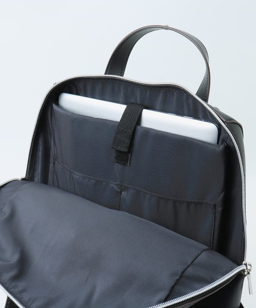 Legato Largo(レガートラルゴ)の「Legato Largo カルイカバン PC収納リュック(バックパック/リュック・レディース・ライトグレー/ブラック/キャメル・FREE)」の8枚目の写真