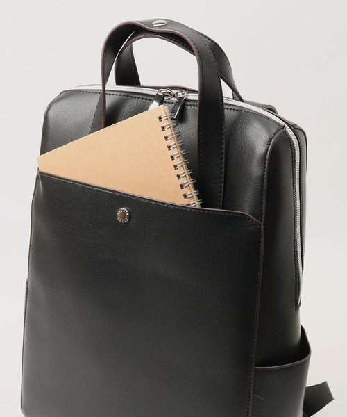 Legato Largo(レガートラルゴ)の「Legato Largo カルイカバン PC収納リュック(バックパック/リュック・レディース・ライトグレー/ブラック/キャメル・FREE)」の11枚目の写真