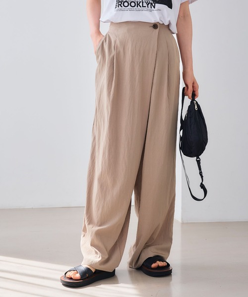 CROSS FUNCTION（クロスファンクション）の「《UV/撥水》エブ楽 ラップワイドパンツ【CROSS FUNCTION/クロスファンクション】（その他パンツ・レディース・ベージュ/ブラック・LL/M/L）」の2枚目の写真