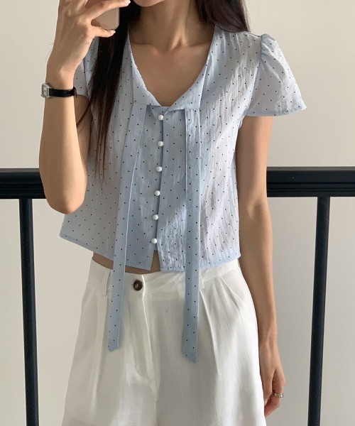NANAHACHI(ナナハチ)の「水玉柄パフスリーブ 半袖ブラウス(Tシャツ/カットソー・レディース・ライトブルー/ホワイト・FREE)」の13枚目の写真