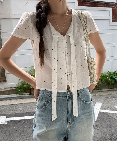 NANAHACHI(ナナハチ)の「水玉柄パフスリーブ 半袖ブラウス(Tシャツ/カットソー・レディース・ライトブルー/ホワイト・FREE)」の21枚目の写真